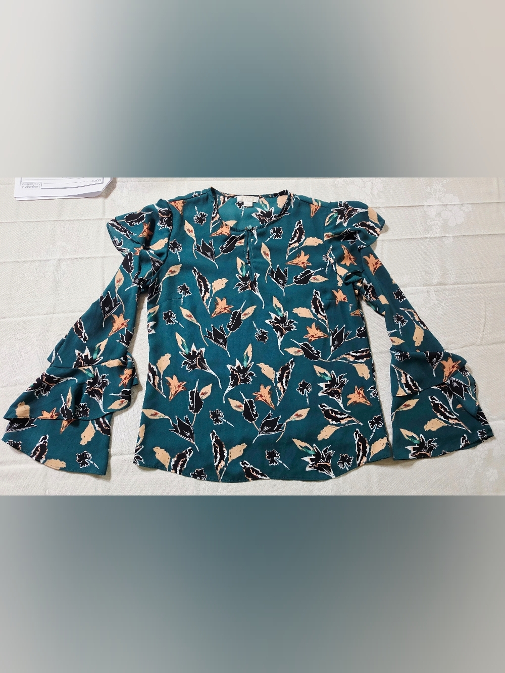 Finn & Grace Floral Blouse in Emerald Green with Floral Print Size S Like New